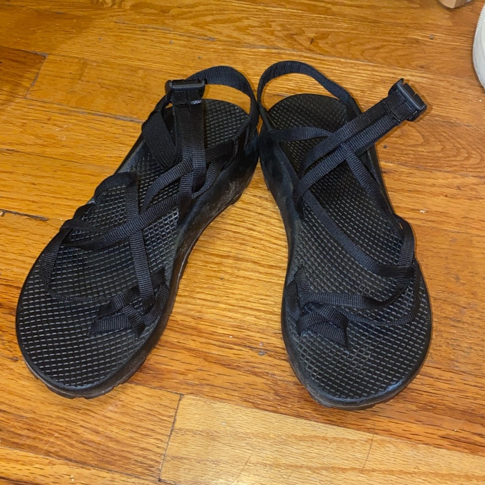 Chaco Black weaved crisscrossed sandals.